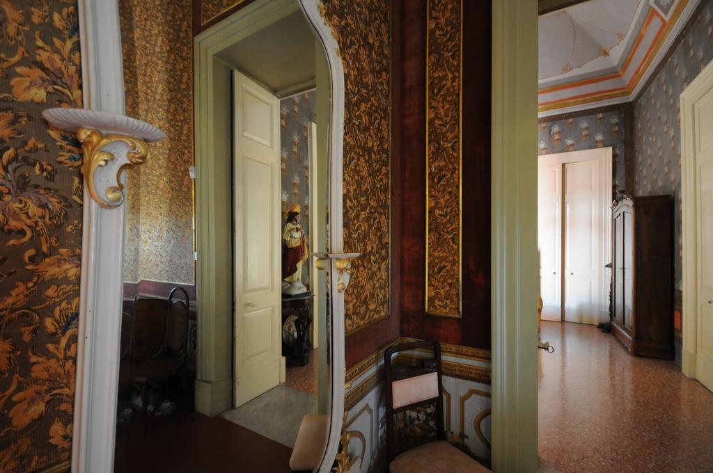 Palazzo Leuzzi B&B Галатоне Экстерьер фото