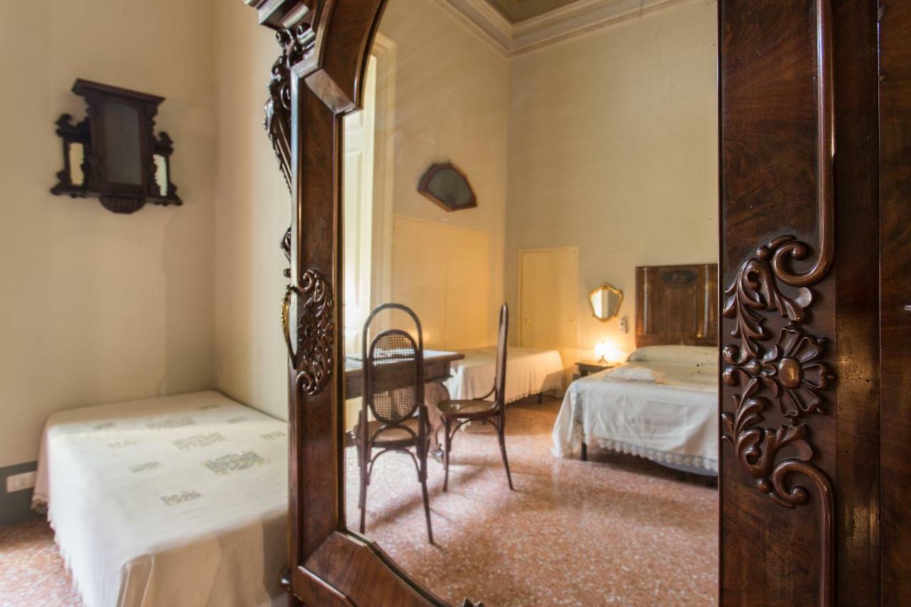Palazzo Leuzzi B&B Галатоне Экстерьер фото
