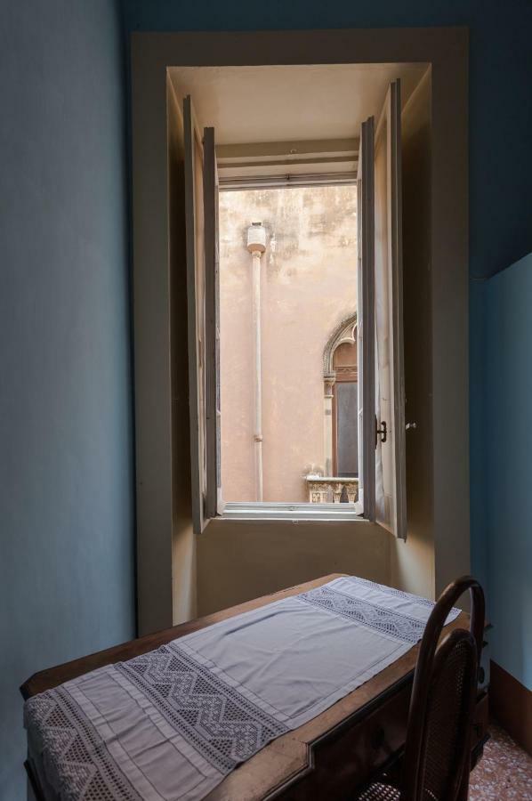 Palazzo Leuzzi B&B Галатоне Экстерьер фото