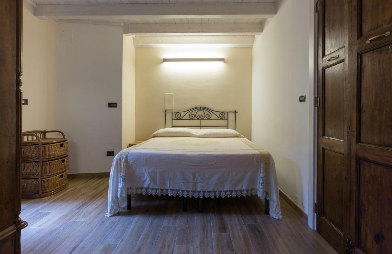 Palazzo Leuzzi B&B Галатоне Экстерьер фото