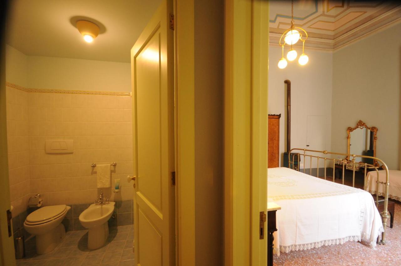 Palazzo Leuzzi B&B Галатоне Номер фото
